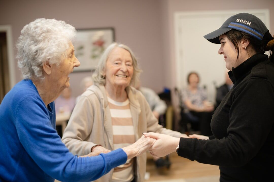 senior volunteering in community